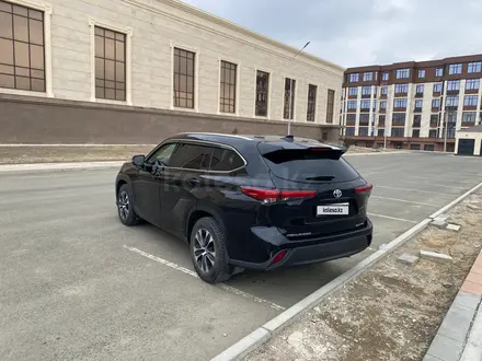 Toyota Highlander 2021 года за 22 400 000 тг. в Атырау – фото 4