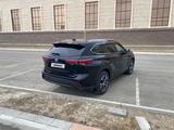 Toyota Highlander 2021 года за 25 000 000 тг. в Атырау – фото 3