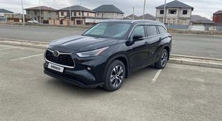 Toyota Highlander 2021 года за 22 400 000 тг. в Атырау