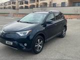 Toyota RAV4 2018 года за 9 700 000 тг. в Актау – фото 2