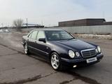 Mercedes-Benz E 320 1998 года за 5 100 000 тг. в Алматы – фото 2