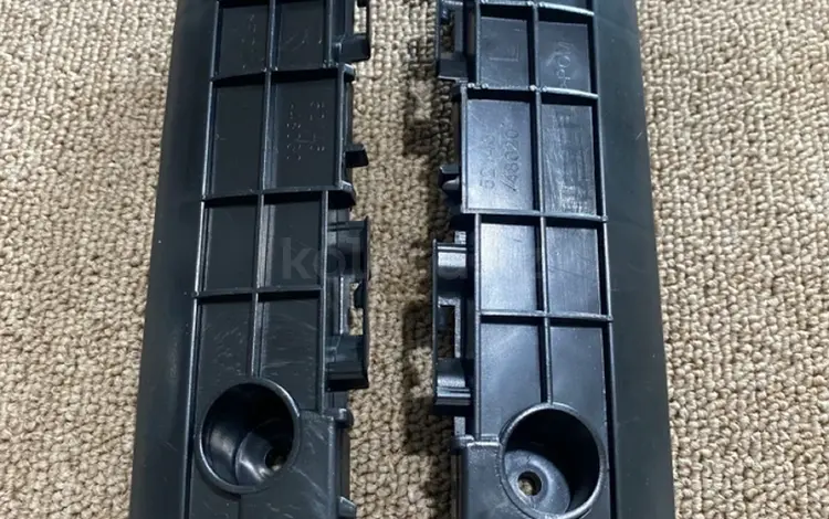 Крепления переднего бампера — Toyota Highlander 2009- за 2 500 тг. в Алматы