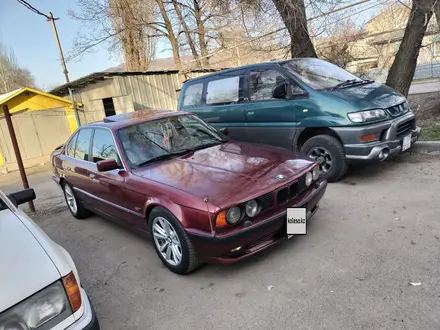 BMW 520 1991 года за 2 700 000 тг. в Алматы – фото 2