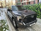 Toyota Tundra 2023 года за 39 900 000 тг. в Алматы – фото 2