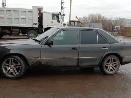 Mercedes-Benz E 200 1993 года за 3 500 000 тг. в Караганда – фото 9