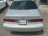 Toyota Camry 2000 годаүшін3 300 000 тг. в Караганда – фото 2
