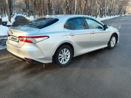 Toyota Camry 2020 года за 12 800 000 тг. в Алматы – фото 5