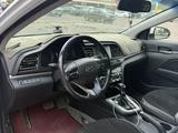 Hyundai Elantra 2019 годаүшін8 000 000 тг. в Астана – фото 5