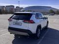 Toyota RAV4 2021 года за 16 600 000 тг. в Караганда – фото 3
