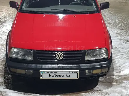 Volkswagen Vento 1998 года за 1 400 000 тг. в Туркестан – фото 4
