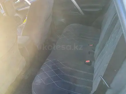 Toyota RAV4 2018 года за 11 100 000 тг. в Атырау – фото 3