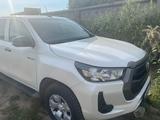 Toyota Hilux 2021 годаfor18 500 000 тг. в Семей – фото 2