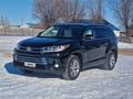 Toyota Highlander 2015 года за 11 550 000 тг. в Актобе – фото 2