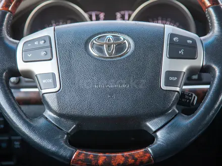 Toyota Land Cruiser Luxe 2014 года за 25 990 000 тг. в Алматы – фото 17