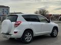 Toyota RAV4 2012 года за 8 300 000 тг. в Актобе – фото 2