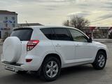 Toyota RAV4 2012 года за 8 300 000 тг. в Актобе – фото 2