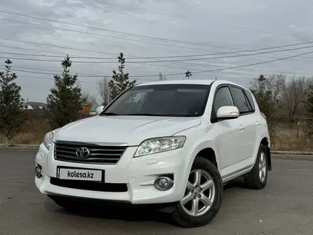 Toyota RAV4 2012 года за 8 300 000 тг. в Актобе