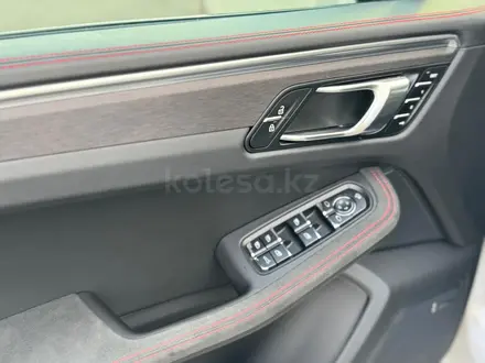 Porsche Macan 2024 года за 59 000 000 тг. в Алматы – фото 26
