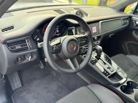 Porsche Macan 2024 года за 59 000 000 тг. в Алматы – фото 19