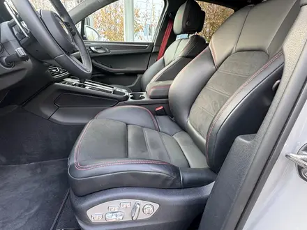 Porsche Macan 2024 года за 59 000 000 тг. в Алматы – фото 21
