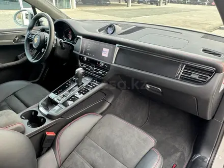 Porsche Macan 2024 года за 59 000 000 тг. в Алматы – фото 22