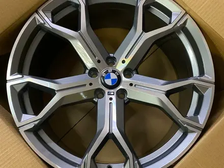 Оригинальные и дубликаты усиленные диски BMW R20 за 500 000 тг. в Алматы – фото 2