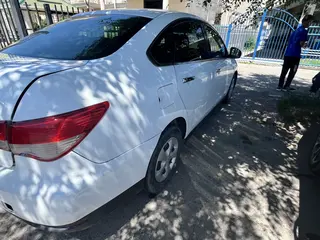 Nissan Almera