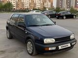 Volkswagen Golf 1993 года за 1 800 000 тг. в Астана – фото 2