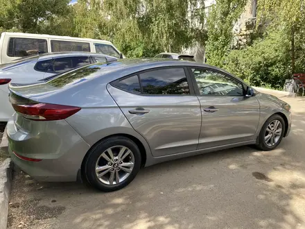 Hyundai Elantra 2017 года за 4 700 000 тг. в Уральск – фото 7