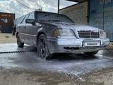 Mercedes-Benz C 200 1996 годаүшін900 000 тг. в Жезказган – фото 2