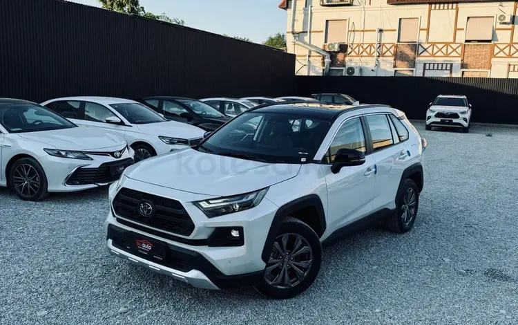 Toyota RAV4 2024 года за 17 390 000 тг. в Шымкент