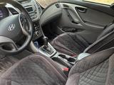 Hyundai Elantra 2015 года за 3 800 000 тг. в Атырау – фото 2