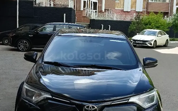 Toyota RAV4 2018 годаүшін9 200 000 тг. в Астана