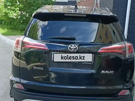 Toyota RAV4 2018 года за 9 200 000 тг. в Астана – фото 3
