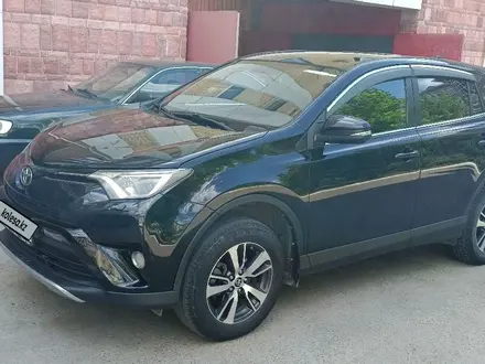 Toyota RAV4 2018 года за 9 200 000 тг. в Астана – фото 5