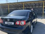 Volkswagen Jetta 2010 года за 3 000 000 тг. в Шымкент – фото 3
