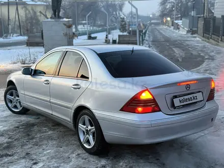 Mercedes-Benz C 240 2001 года за 3 500 000 тг. в Алматы – фото 4