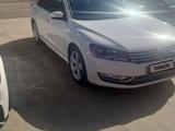 Volkswagen Passat 2013 года за 4 000 000 тг. в Атырау