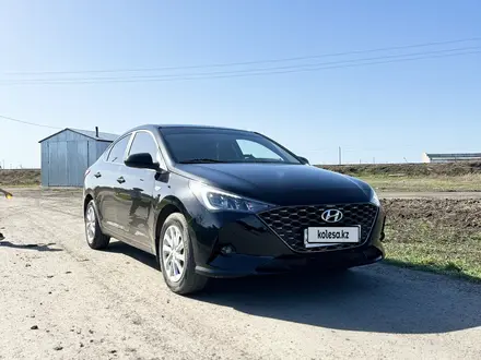Hyundai Accent 2020 года за 8 600 000 тг. в Петропавловск – фото 2
