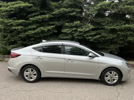 Hyundai Elantra 2019 года за 7 400 000 тг. в Алматы – фото 3