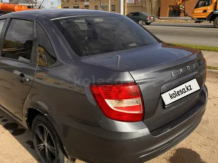ВАЗ (Lada) Granta 2190 2018 года за 2 200 000 тг. в Уральск – фото 2
