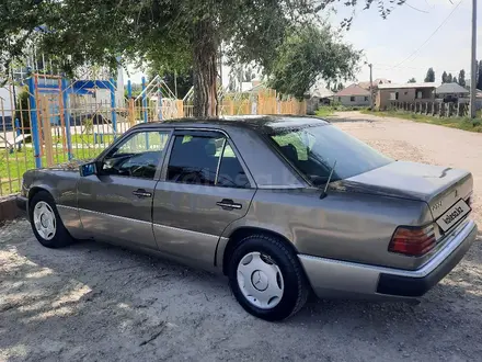 Mercedes-Benz E 230 1993 года за 1 200 000 тг. в Тараз – фото 4