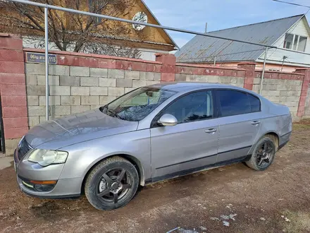 Volkswagen Passat 2006 года за 2 800 000 тг. в Алматы – фото 2