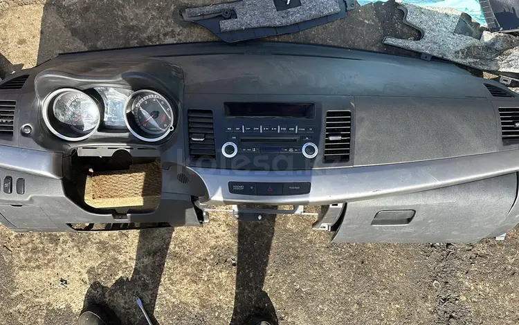 Панель Торпеда Митсубиси Лансер 10 за 100 000 тг. в Шымкент