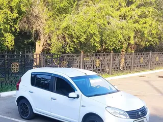 Renault Sandero, 2013