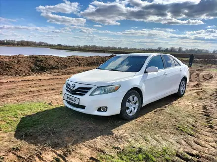 Toyota Camry 2009 года за 5 500 000 тг. в Уральск – фото 2