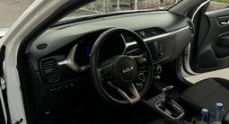 Kia Rio 2022 года за 8 800 000 тг. в Алматы – фото 2