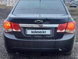 Chevrolet Cruze 2010 года за 2 600 000 тг. в Актобе – фото 2