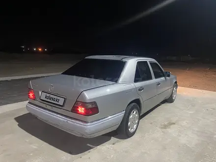 Mercedes-Benz E 200 1996 года за 1 350 000 тг. в Караганда – фото 5