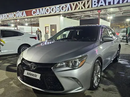 Toyota Camry 2016 года за 6 000 000 тг. в Атырау – фото 2